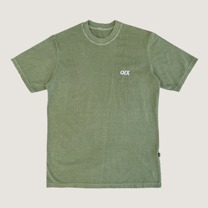 CAMISETA QIX STREET MINIMAL LOGO OLIVA ESTONADO