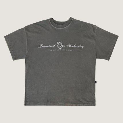 CAMISETA QIX BOX INTERNACIONAL SKATEBOARDS PRETO ESTONADO