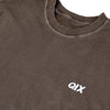 CAMISETA QIX STREET MINIMAL LOGO MARROM ESTONADO