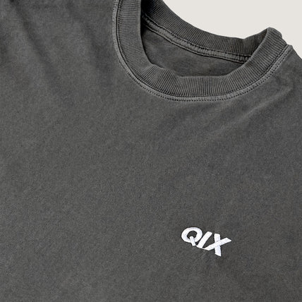 CAMISETA QIX STREET MINIMAL LOGO PRETO ESTONADO