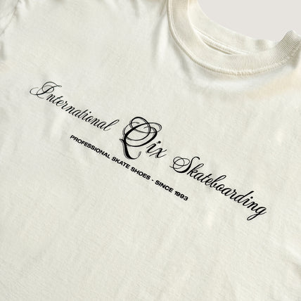 CAMISETA QIX BOX INTERNACIONAL SKATEBOARDS OFF WHITE