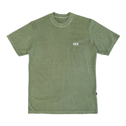 CAMISETA QIX STREET MINIMAL LOGO OLIVA ESTONADO