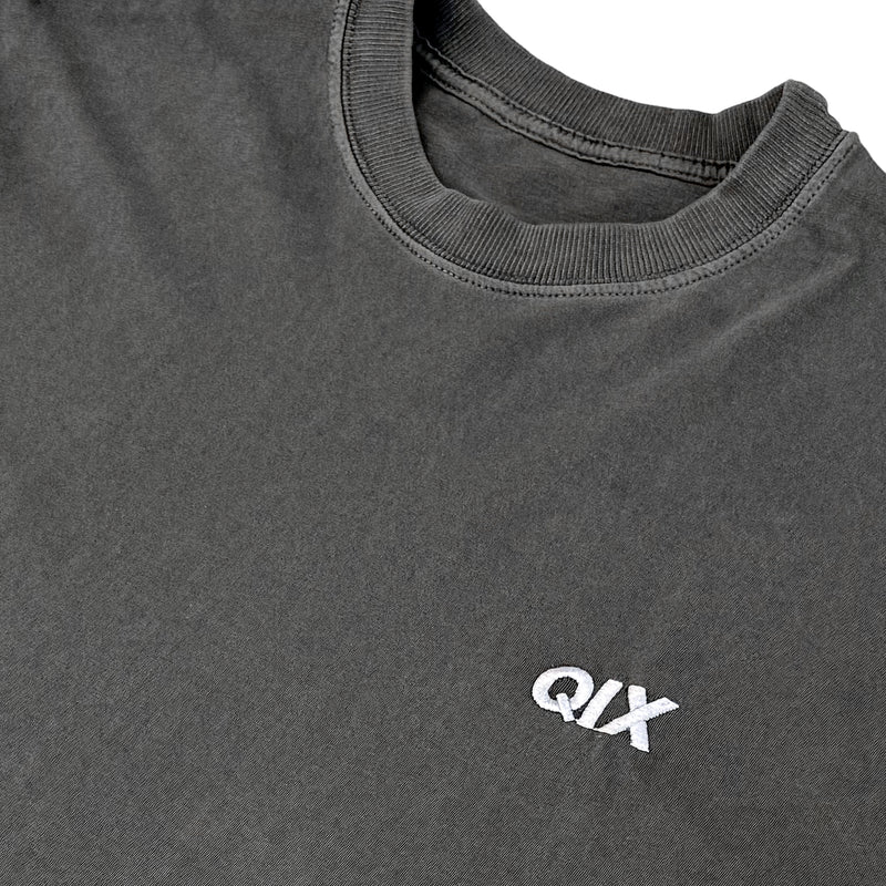 CAMISETA QIX STREET MINIMAL LOGO PRETO ESTONADO
