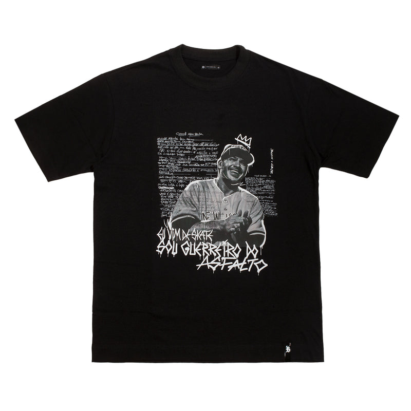 Camiseta Oversized Preta "Champagne e Água Benta"