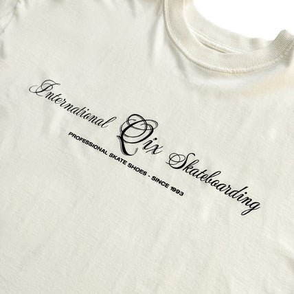 CAMISETA QIX BOX INTERNACIONAL SKATEBOARDS OFF WHITE