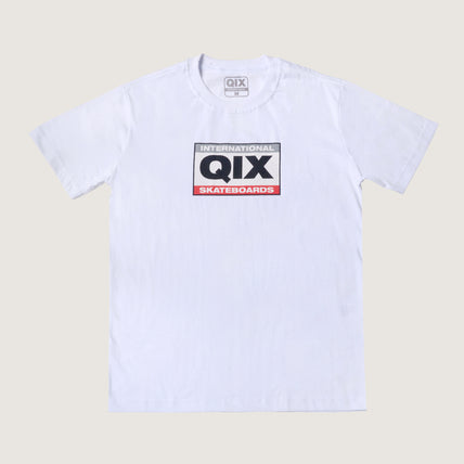 CAMISETA QIX INTERNATIONAL SKATEBOARDS SQUARE BRANCA